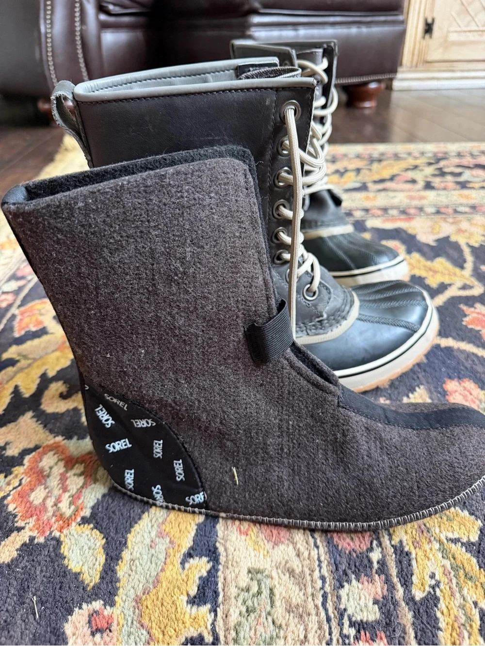 Size 8 Sorel Women’s Black and Tan Waterproof Lace-Up Winter Boots